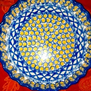 Cramped edge pie dish